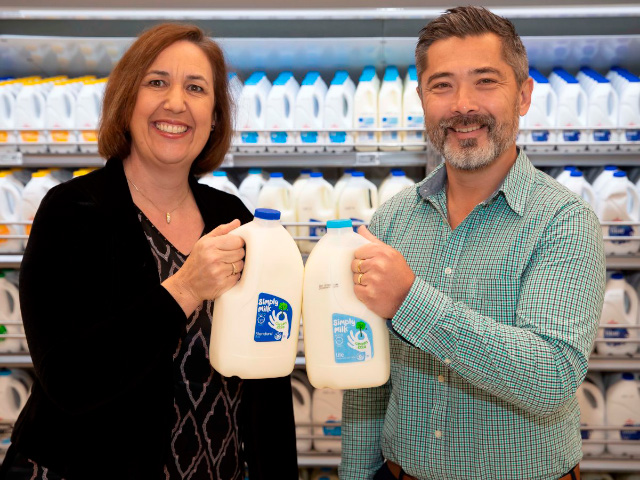 Fonterra une forças com supermercado para entregar o primeiro leite carbono zero da NZ