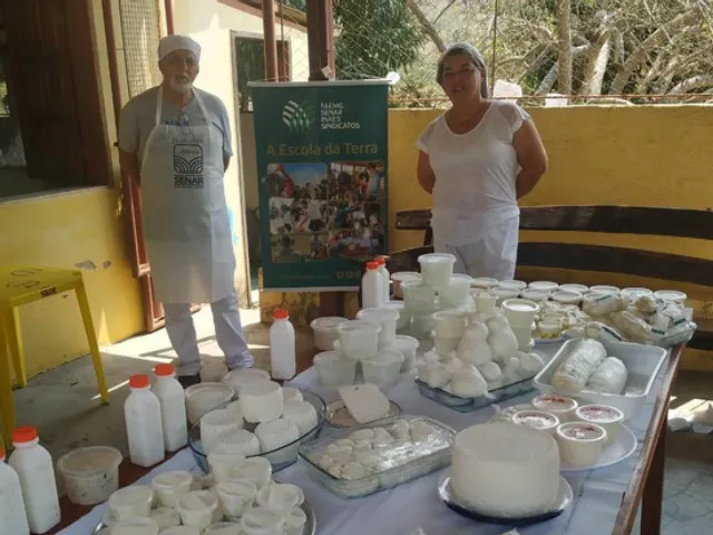 Curso piloto de Derivados de Leite de Búfala estimula produtores de Umburatiba-MG