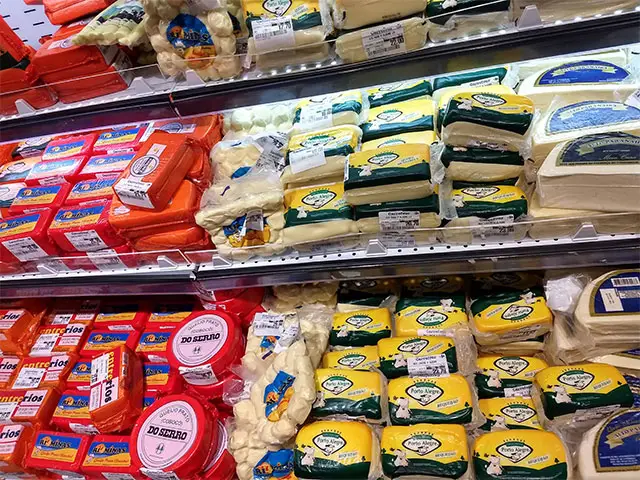 Preço do leite captado em setembro e pago em outubro deve se manter em elevado patamar