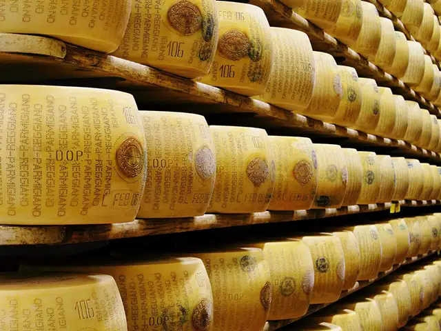 Companhias de queijos italianas Agriform e Parmareggio se fundem