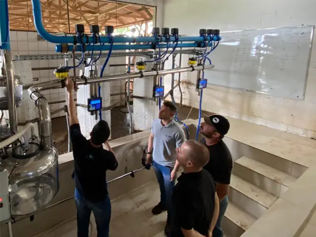 Ordenhadeira canalizada qualifica pesquisa sobre produtividade do leite gaúcho