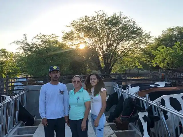 Persistência e conhecimento transformam a vida da família de produtora de leite na Bahia