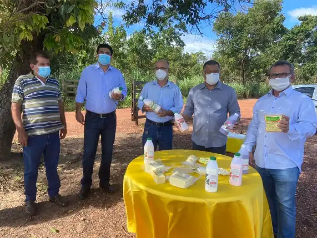Seaf anuncia medidas de apoio a produtores de leite