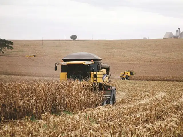 Com safra recorde, produção de máquinas agrícolas dispara