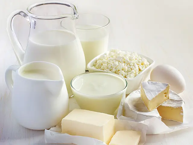 Câmbio elevado reduz importações de lácteos pela metade em abril