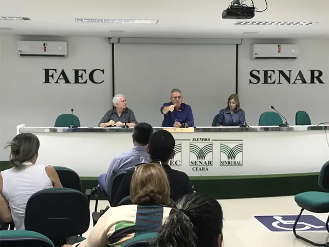 Faec e Sindlaticínios discutem ações para fomentar a cadeia do leite no Ceará