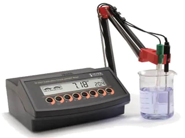 Medidor de Bancada de pH/mV com Verificação de Calibração de pH HI2221