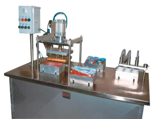 Envasadora Semiautomática para Iogurte em Bandeja