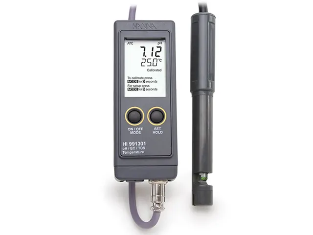 Medidor Portátil à Prova de Água para pH/EC/TDS Faixa Baixa HI991300