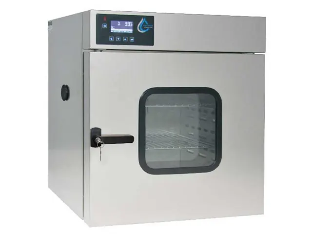 Incubadora de Laboratório CLW15 15L Pol-Eko