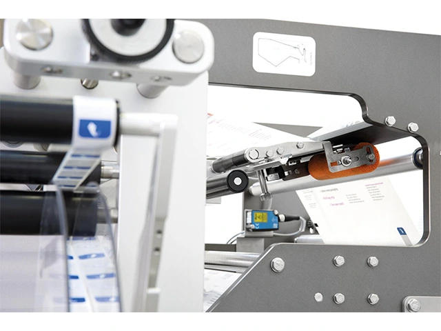 Etiquetadora e Impressora em Flowpacker IL-160