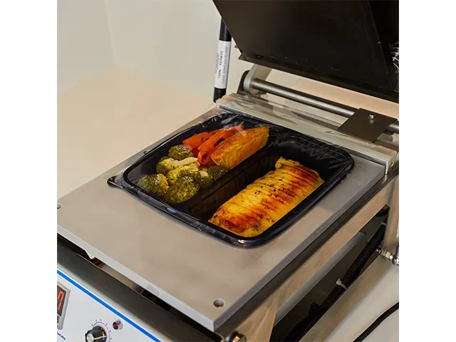 Bandeja Selável PP Preta com Divisões 1.100 ml 22x22x4.5 cm - 300 Unidades
