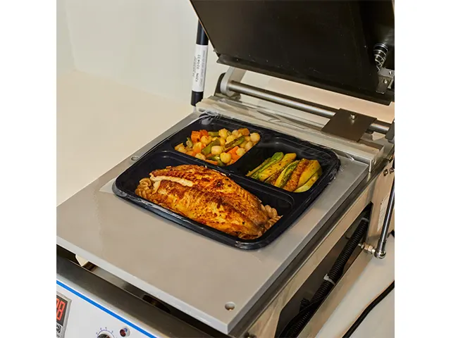 Bandeja Selável PP Preta com Divisões 1.000 ml 22x22x4.5 cm - 400 Unidades