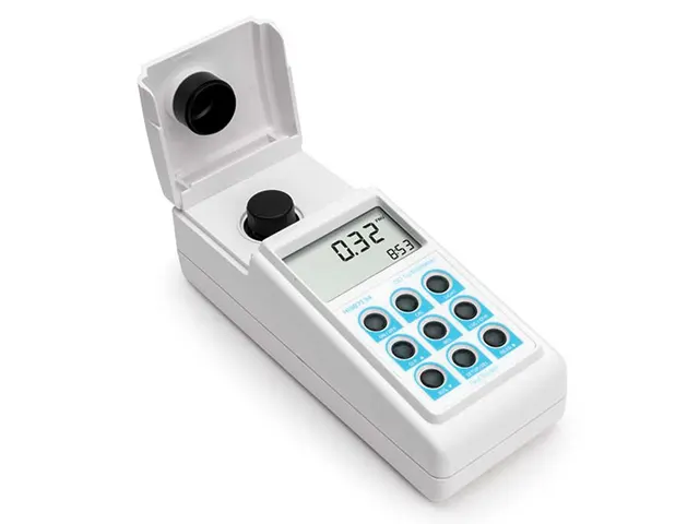 Medidor de Turbidez com ISO para Piscinas HI987134-02