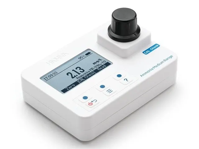 Fotômetro Portátil para Amônia Faixa Média HI97715