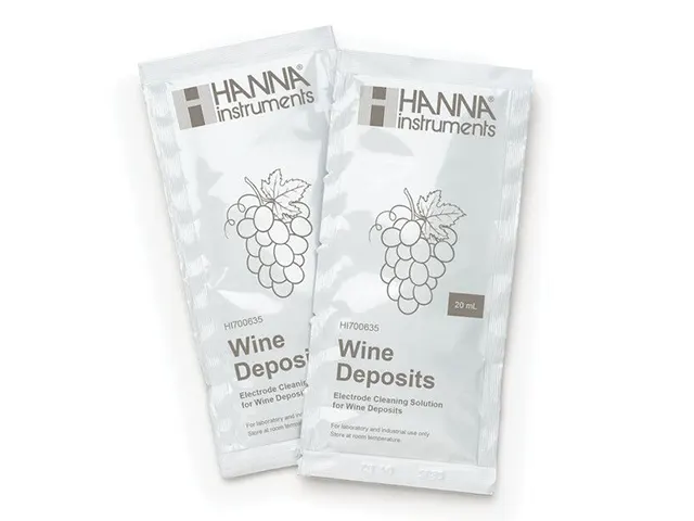 Solução de Limpeza para Depósitos de Vinho em Eletrodos de pH 25 Sachês HI700635P