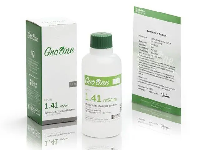 Padrão de Condutividade 1413 µS/cm GroLine 230ml HI7031-023