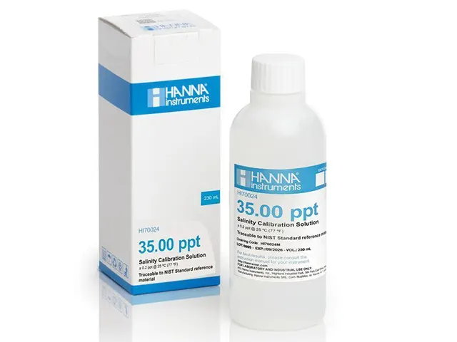 Solução de Calibração de Salinidade Marinha 35.00 ppt 230ml HI70024M