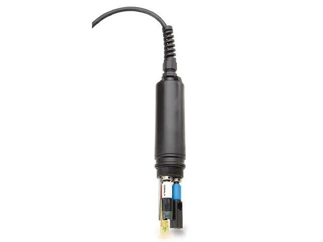 Sonda Multiparâmetro de pH/ISE/EC/OD/Turbidez/Temperatura HI7629829/4