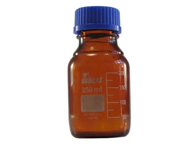 Frasco Reagente Âmbar Graduado com Tampa Azul 100ml Netlab