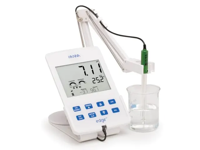 Medidor de Bancada para ph/mv/orp/Temperatura Edge HI2002-02 Hanna Netlab