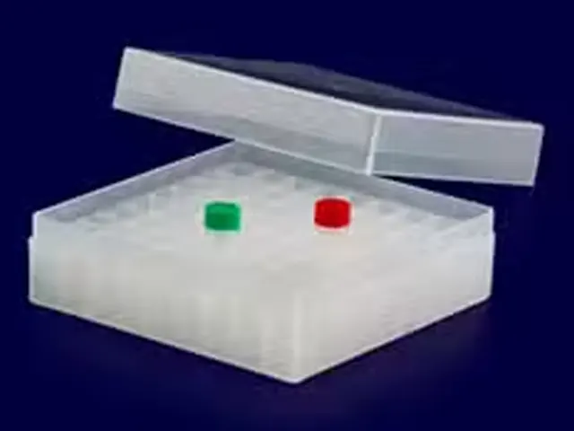 Criobox para 81 Tubos de 1.5 a 2ml Tampa Destacável Neutro