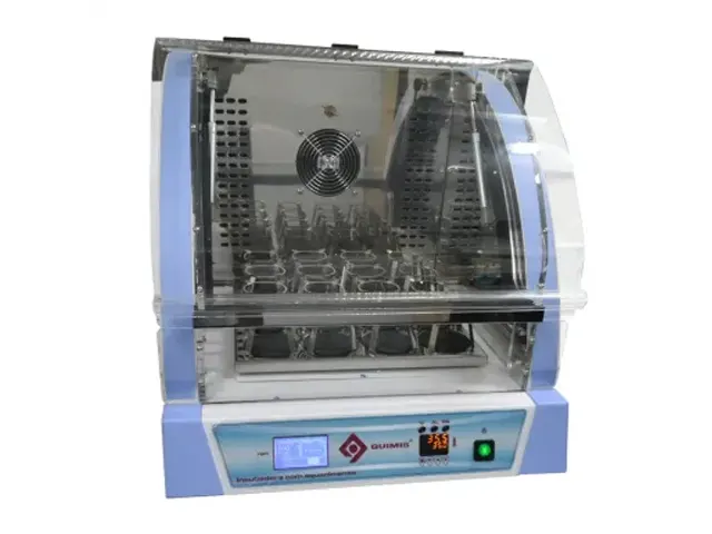 Incubadora de Bancada com Refrigeração e Agitação Q315IR