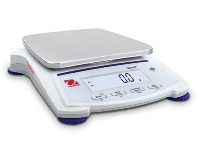 Balança Scout 6.200g Sensibilidade 0.01g SJX6201BR/E Plastic Ohaus