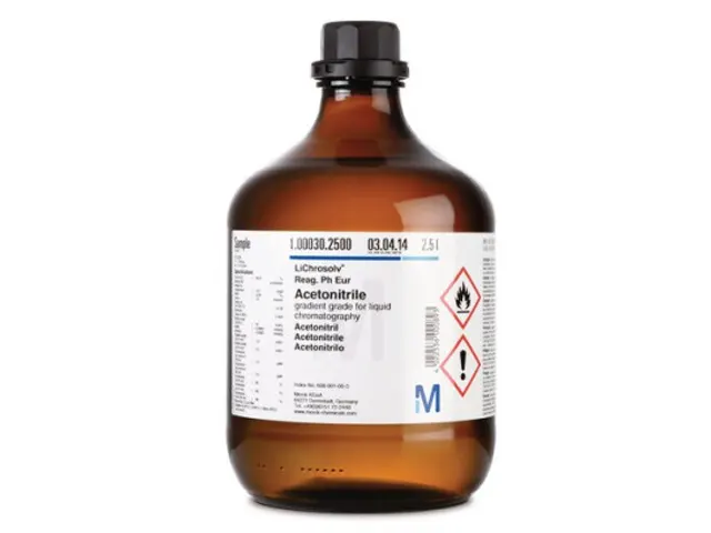 Acetonitrila HPLC Grau Isocratico para Cromatografia Reagente pH Lichrosolv Merck 4L