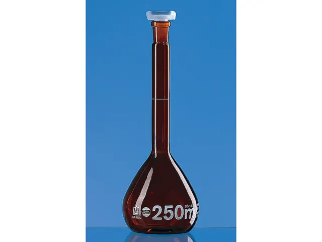 Balão Volumétrico em Vidro Âmbar Classe A USP com Tampa PP 100ml Brand