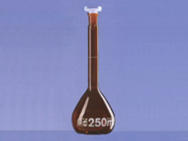 Balão Volumétrico em Vidro Âmbar Classe A com Tampa PP Gravação Esmalte Branco 200ml Brand