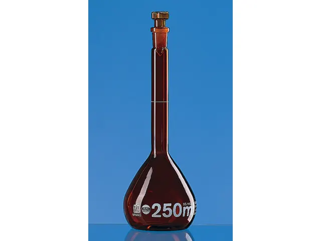 Balão Volumétrico em Vidro Âmbar Classe A com Tampa de Vidro 50ml Brand